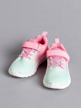 Mesh detail sports shoes