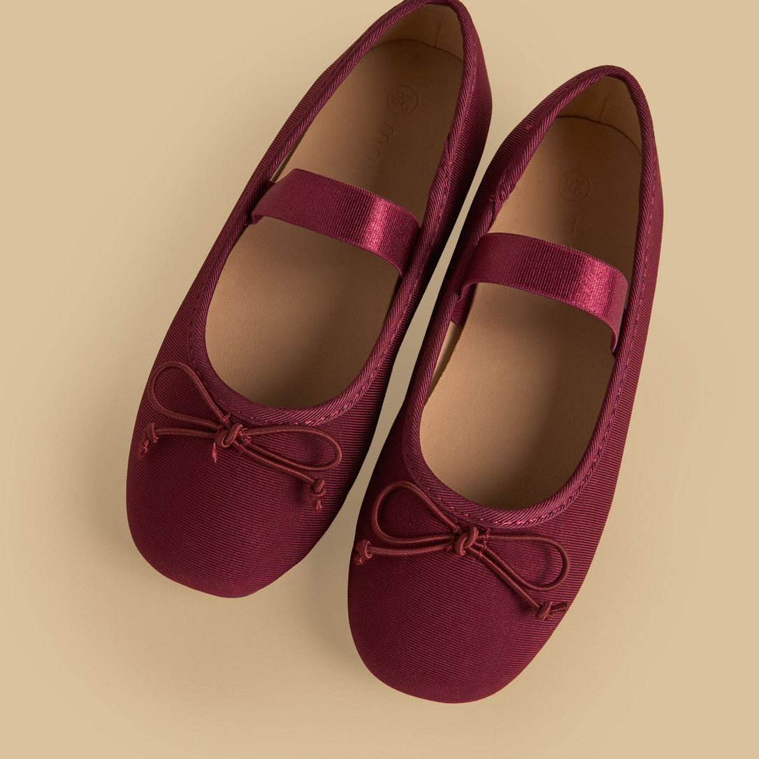 Bow accent ballerina shoes with elastic strap