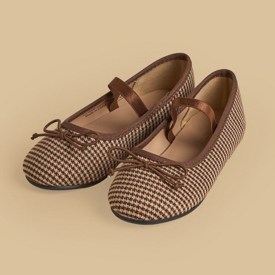 Checked elastic strap ballerina shoes
