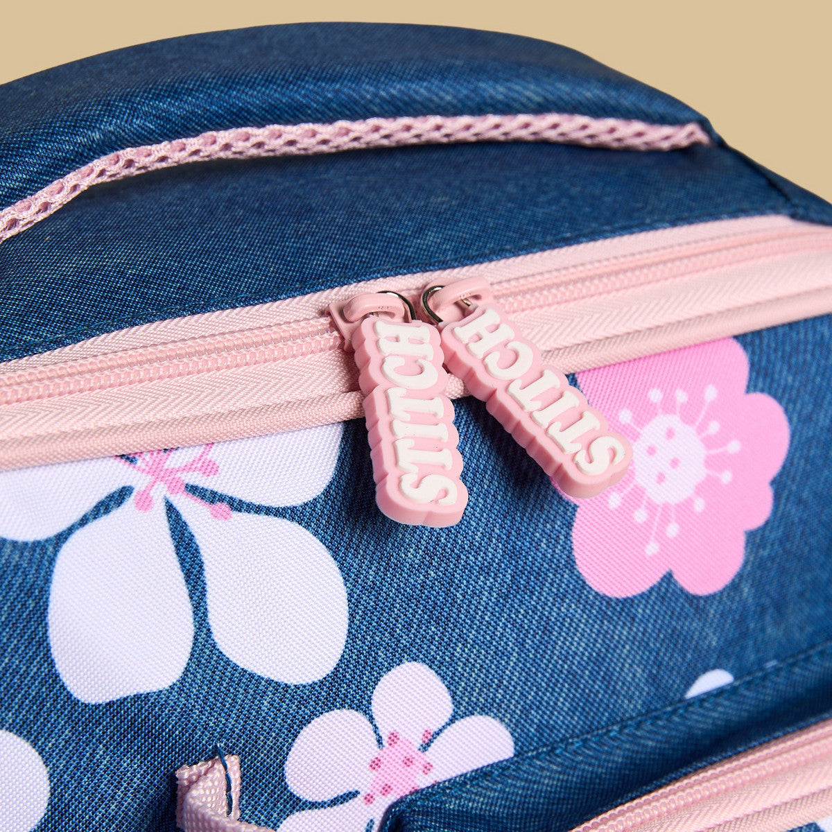 Stitch print lunchbag with zip closure