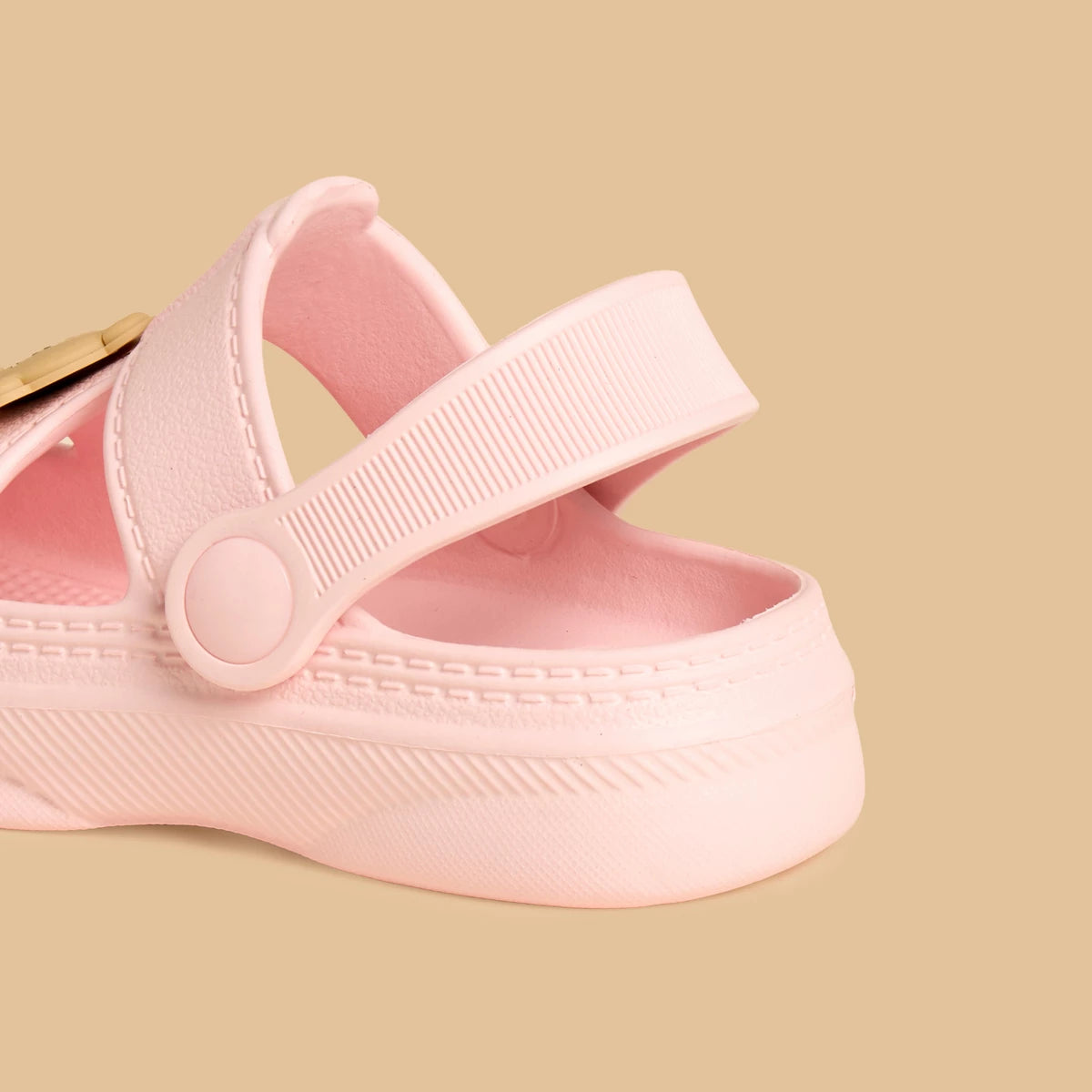 Teddy bear applique clogs with backstrap