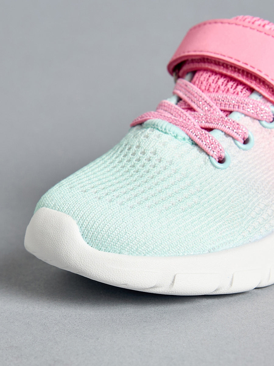Mesh detail sports shoes