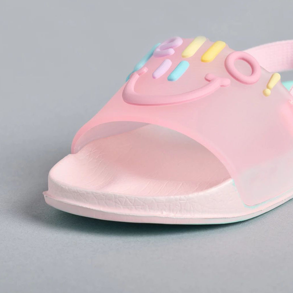 Textured slides with elastic strap