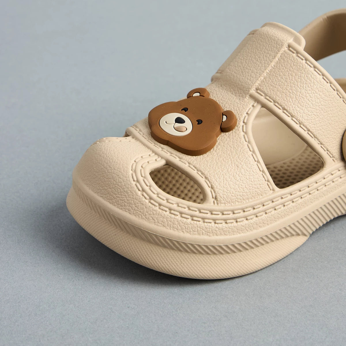 Bear applique clogs with backstrap