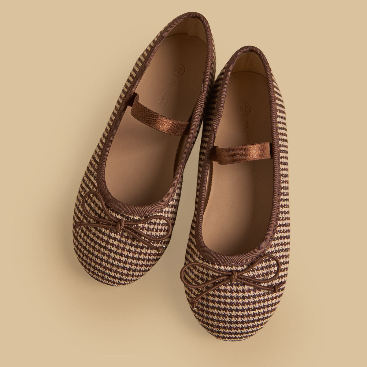 Checked elastic strap ballerina shoes