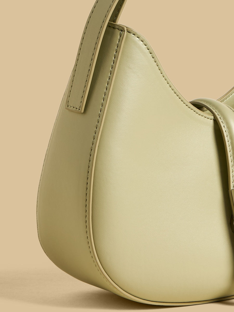 Max shoulder bag with adjustable strap