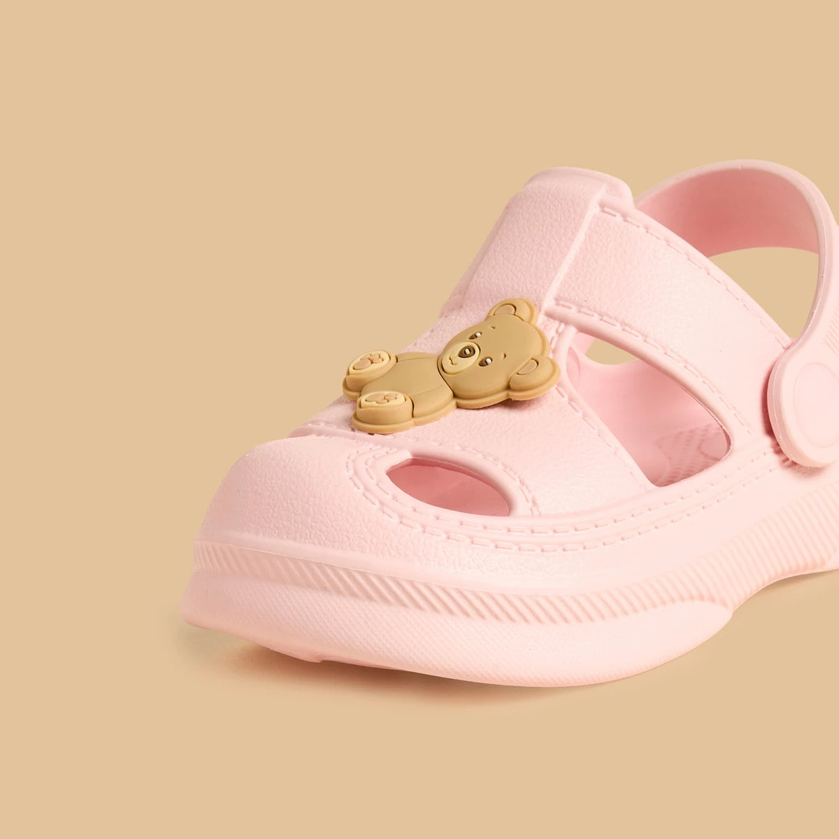 Teddy bear applique clogs with backstrap