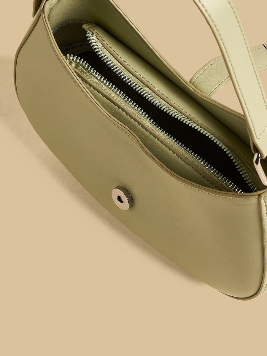 Max shoulder bag with adjustable strap