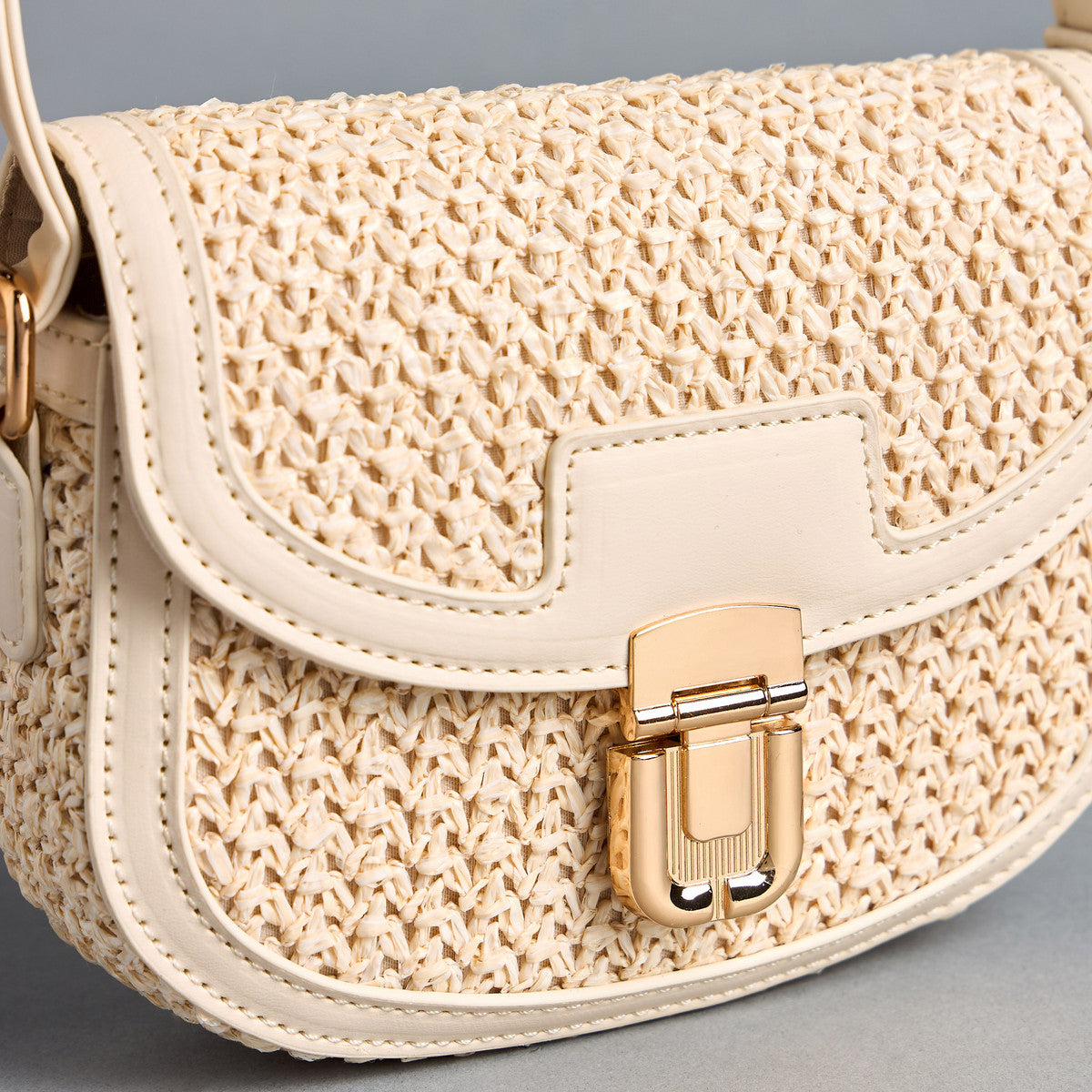 Max Black Women Crossbody Bag with Gold Lock Closure – Stylish and Versatile